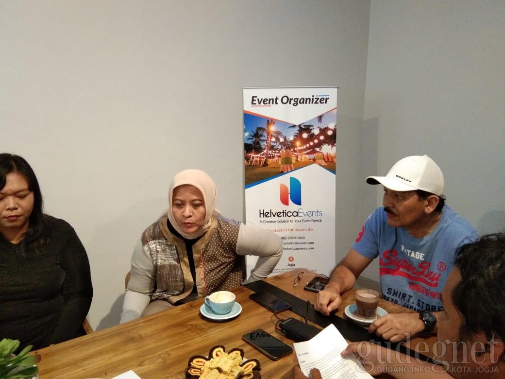 Cok Simbara Sambangi Yogyakarta Promosikan Film Terbarunya Cok Simbara Sambangi Yogyakarta Promosikan Film Terbarunya