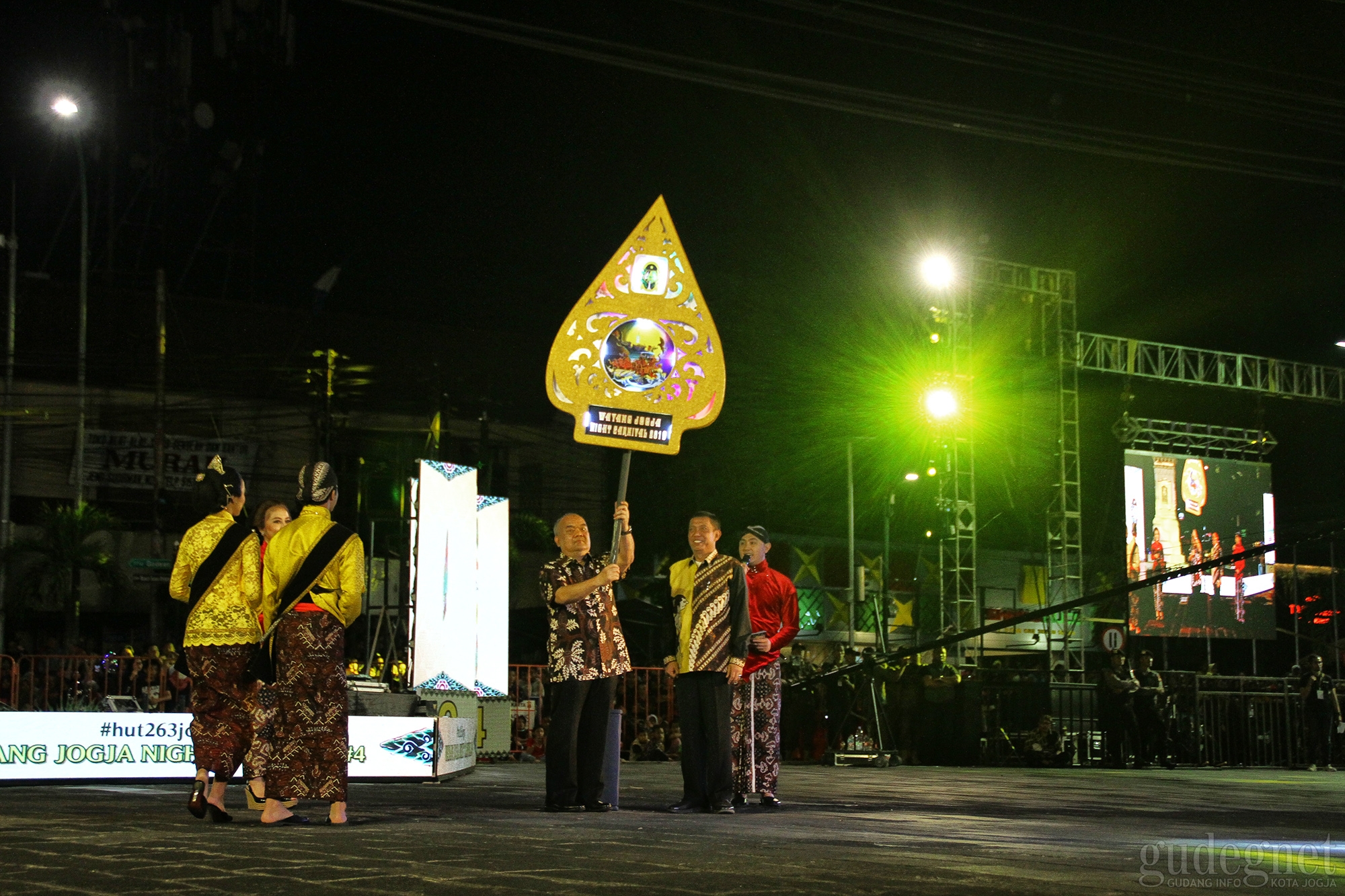 Paku Alam X Resmi Buka Wayang Jogja Night Carnival Paku Alam X Resmi Buka Wayang Jogja Night Carnival