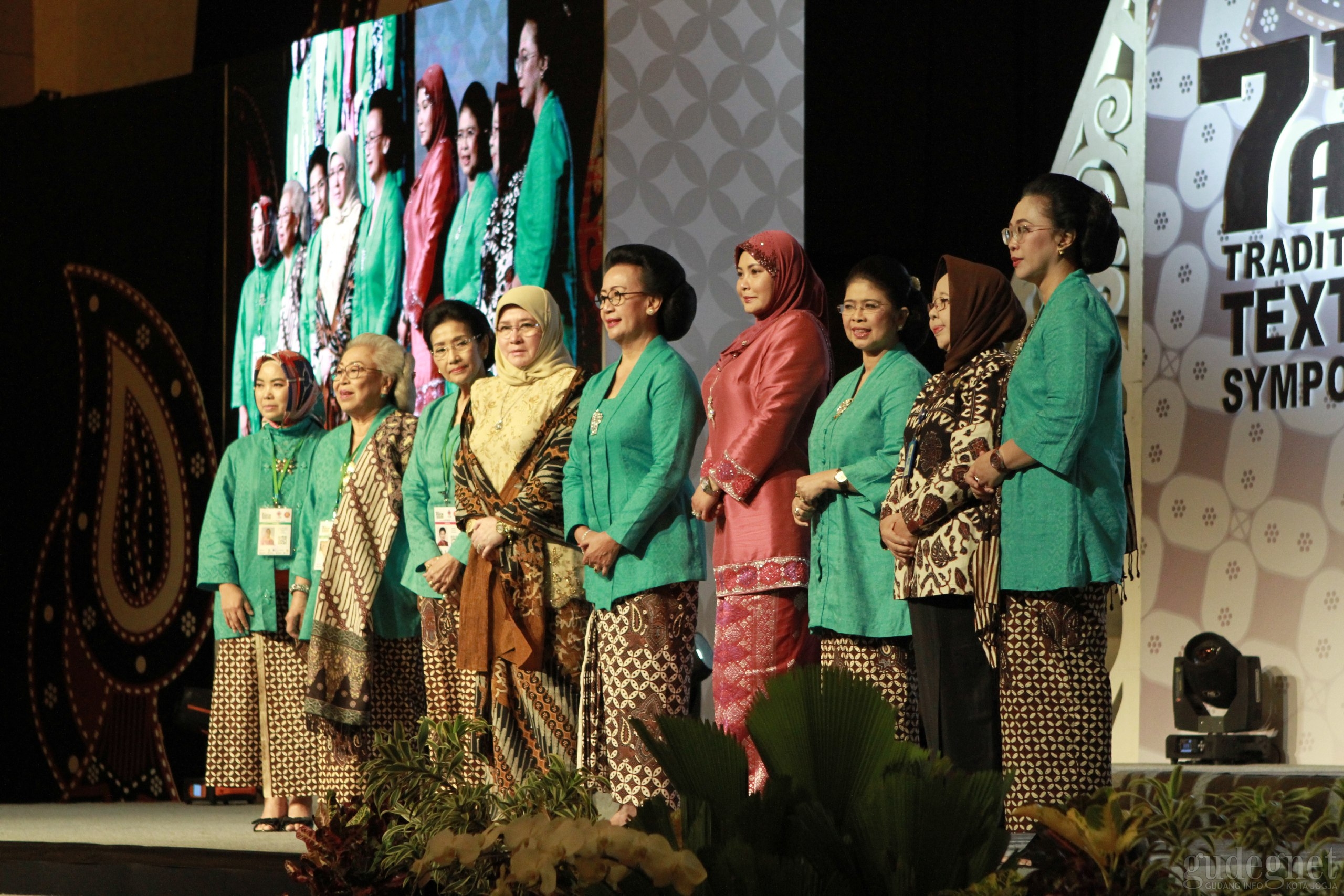 GKR Hemas Buka Simposium Wastra ASEAN