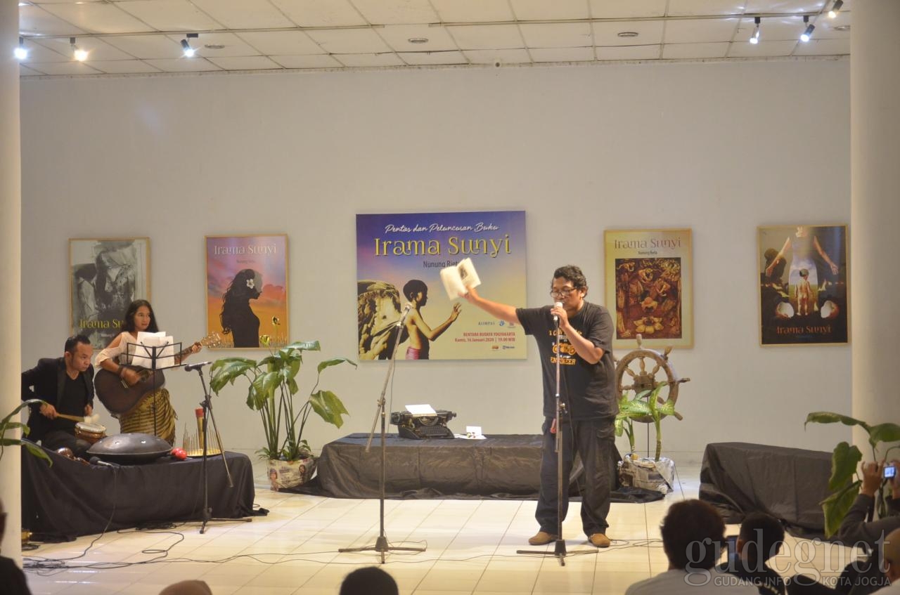 Nunung Rieta Luncurkan Buku Irama Sunyi