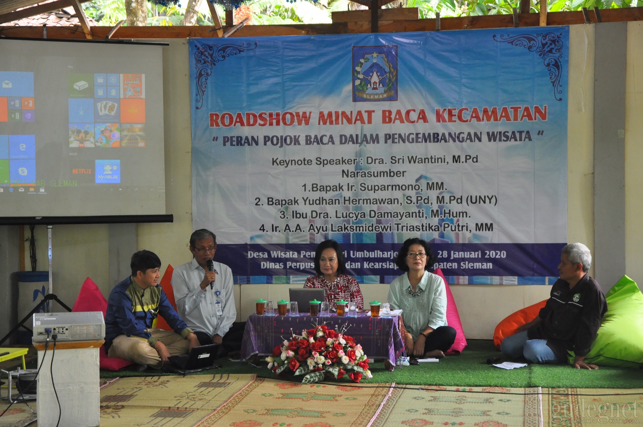 Pojok Baca: Pentingnya Literasi dalam Mengembangkan Desa Wisata