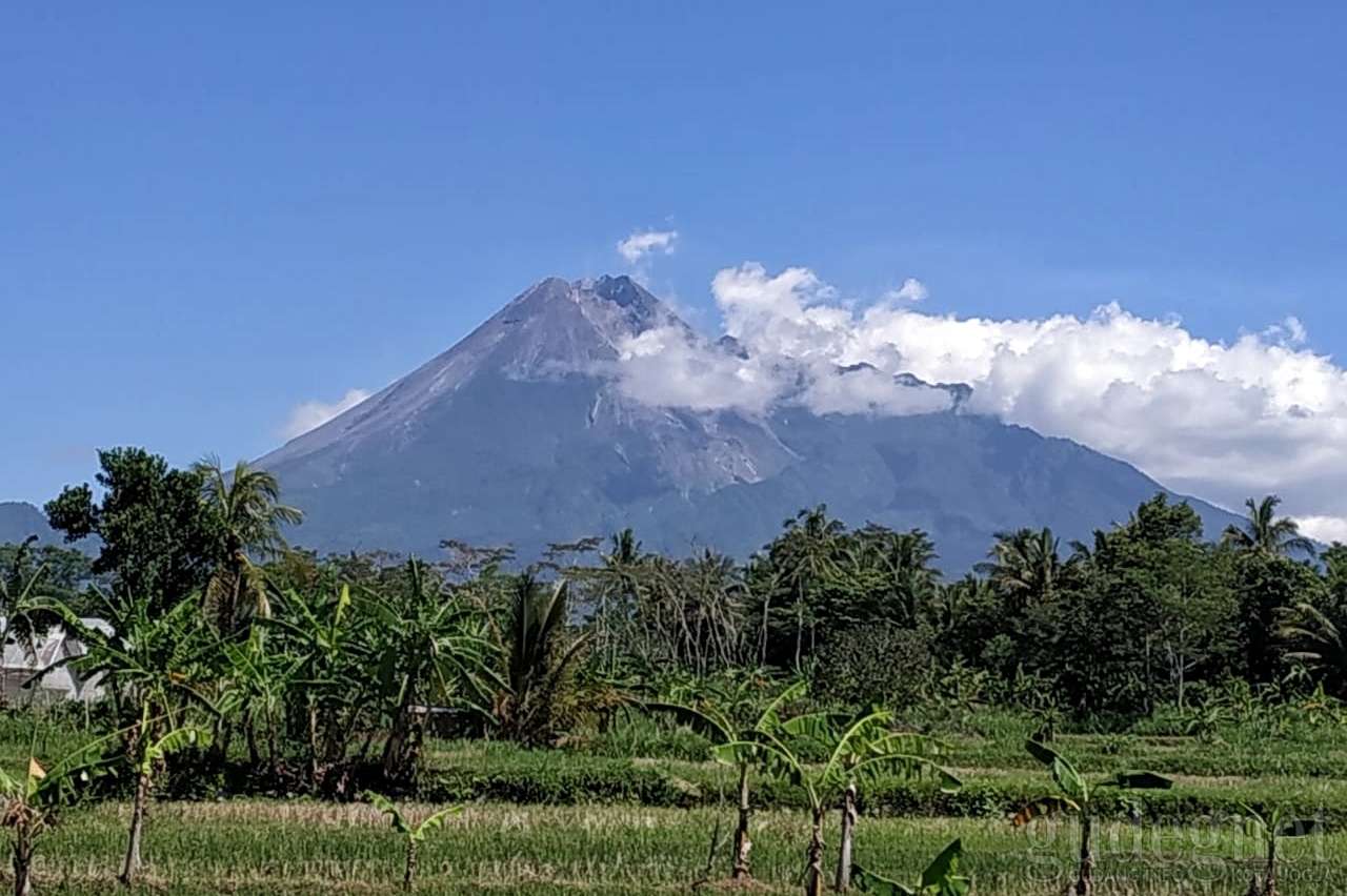 Puncak Merapi Hujan Deras, BPPTKG Imbau Warga Waspada