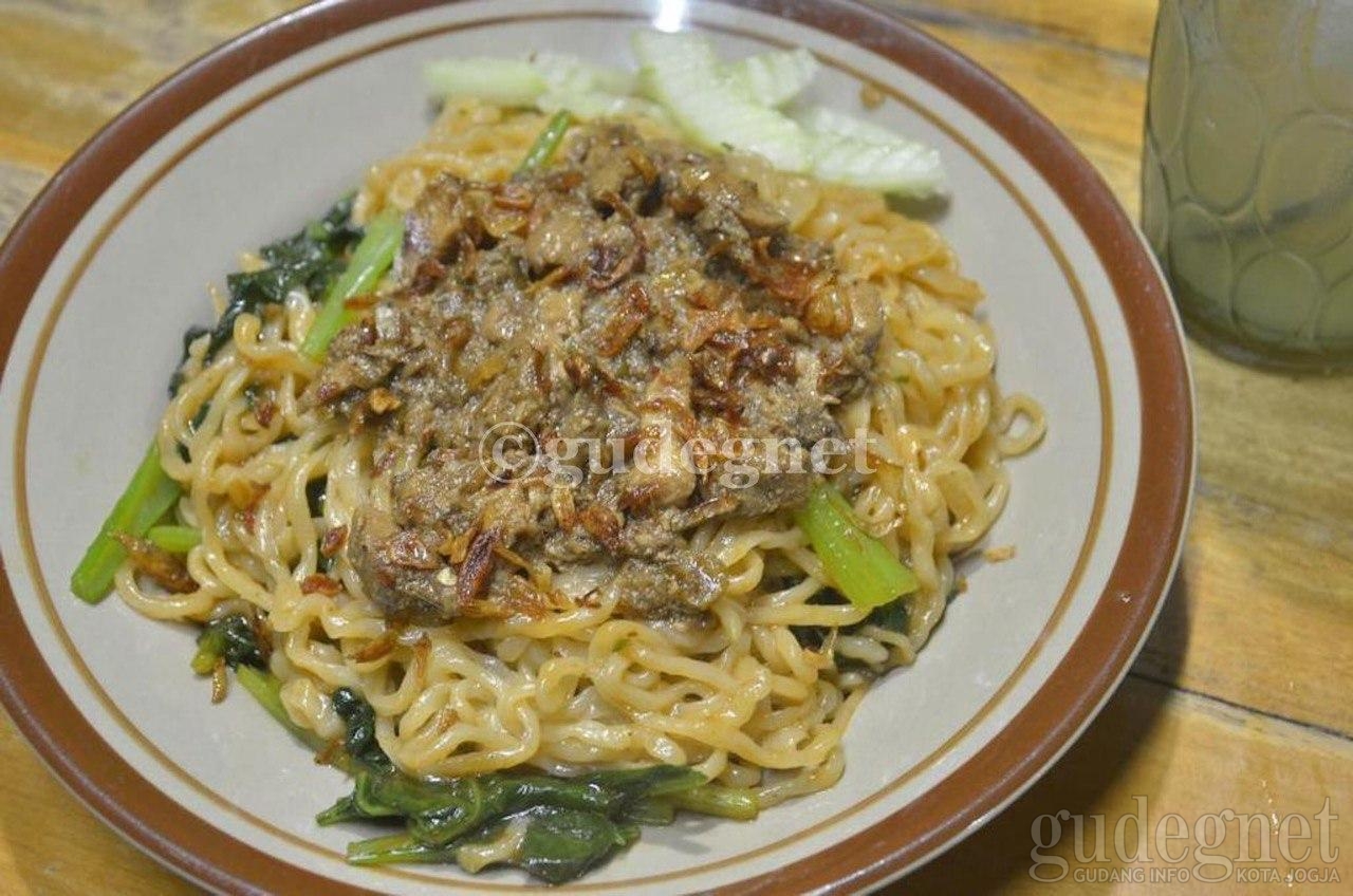 Yuk Cicipi Mie Ayam Unik di Jogja Ini Yuk Cicipi Mie Ayam Unik di Jogja Ini