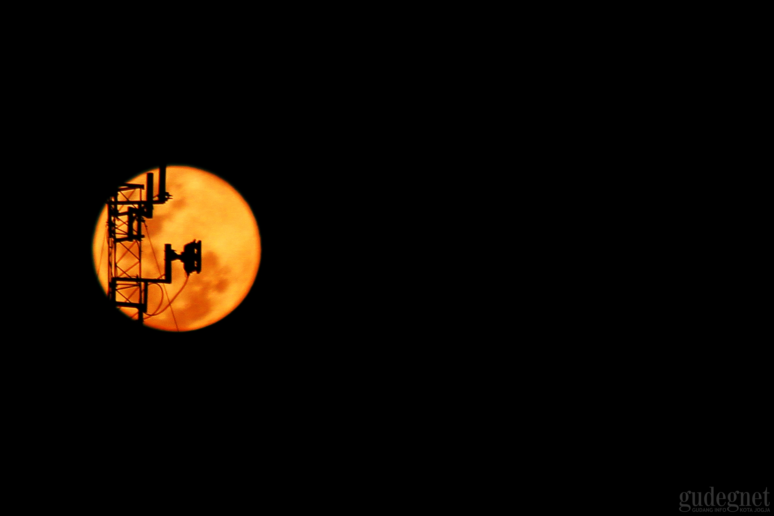 Supermoon di Langit Yogyakarta, Ini Sejumlah Fotonya Supermoon di Langit Yogyakarta, Ini Sejumlah Fotonya