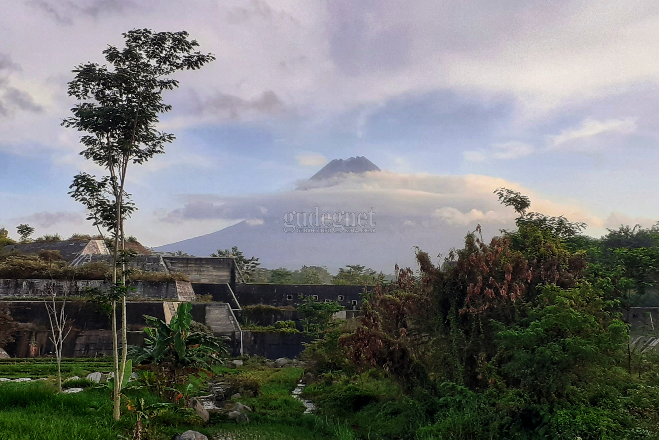 Setelah Terjadi Dua Gempa Guguran tadi Malam, Pagi Ini Merapi Relatif Tenang