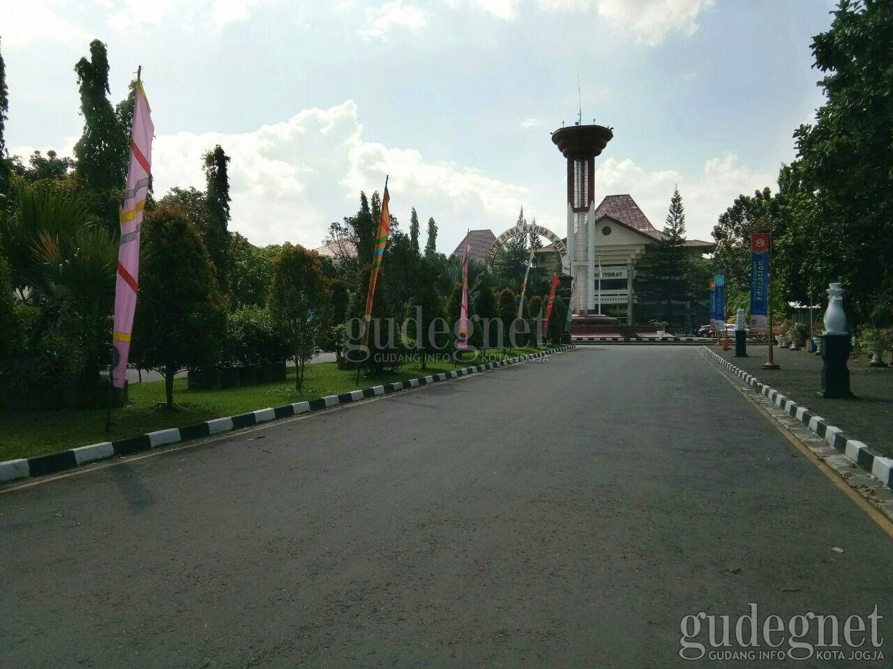Mahasiswa UNY Beri Pelatihan Rintis Desa Wisata di Kebumen Mahasiswa UNY Beri Pelatihan Rintis Desa Wisata di Kebumen