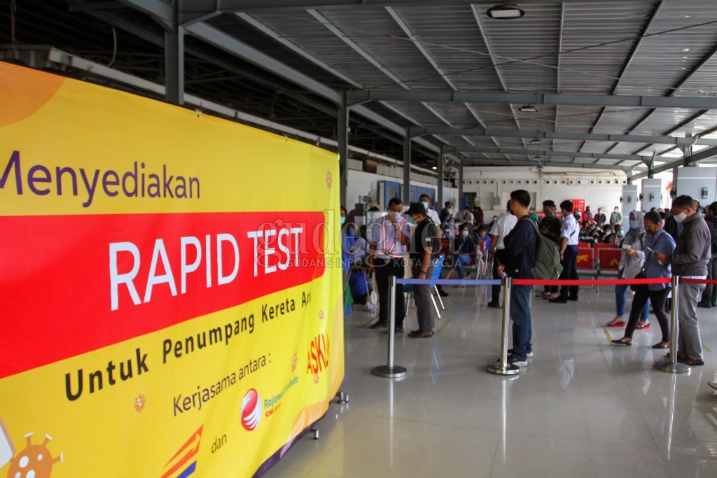 Suasana Hari Pertama Tes Rapid Antigen di Stasiun Tugu 