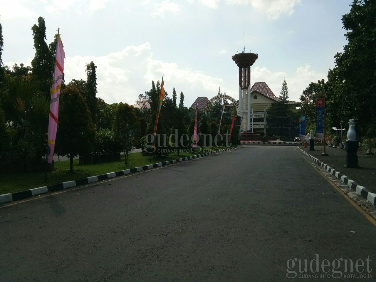 Mahasiswa UNY Teliti Pedoman Bercocok Tanam 'Pranata Mangsa' Mahasiswa UNY Teliti Pedoman Bercocok Tanam 'Pranata Mangsa'