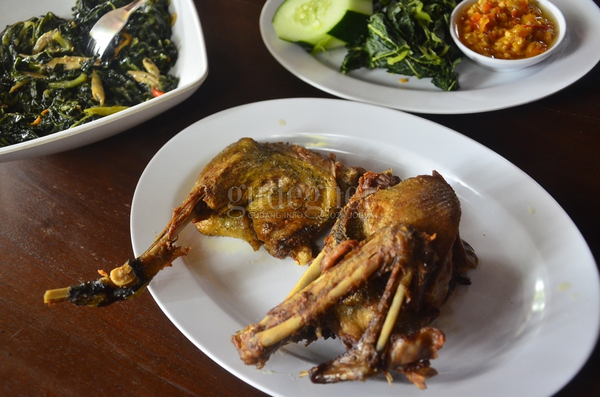 Sedapnya ‘Bebek Keplak’ yang Gurih Empuk Sedapnya ‘Bebek Keplak’ yang Gurih Empuk