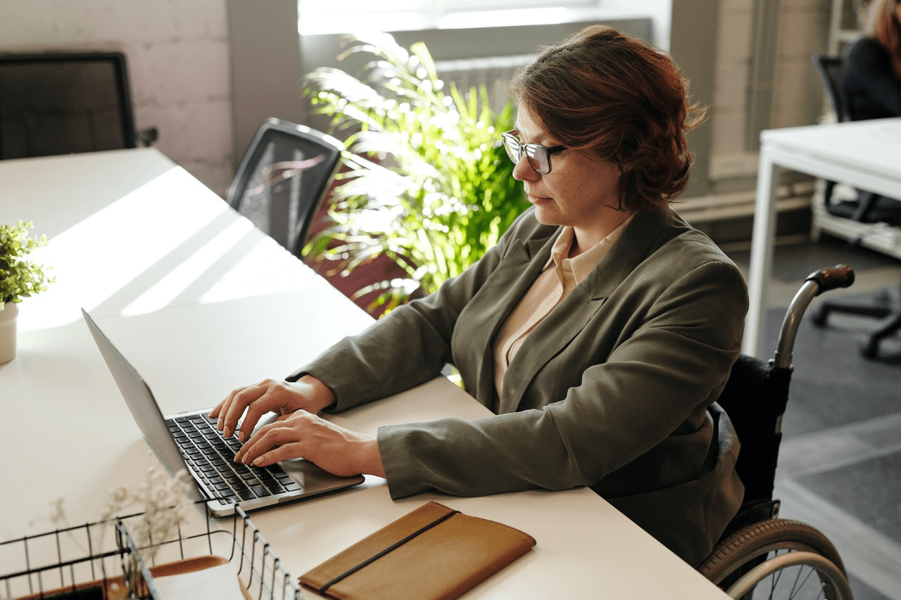 Tips Olahraga Ringan di Kantor Tips Olahraga Ringan di Kantor