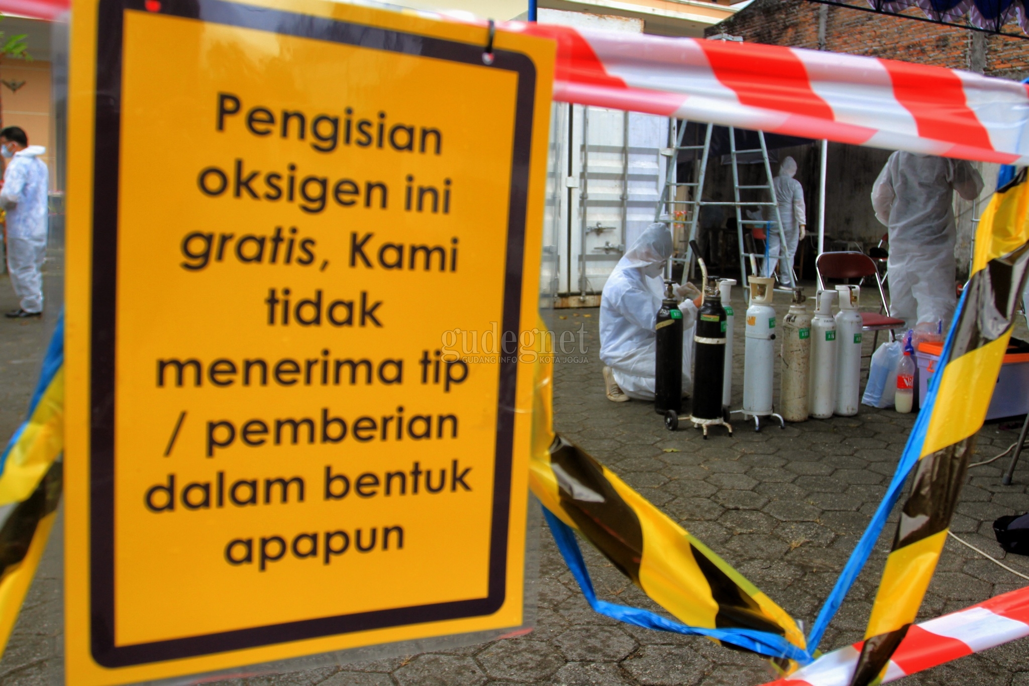 Tim Gereja Ini Sediakan Isi Oksigen Gratis Sebulan Penuh Tim Gereja Ini Sediakan Isi Oksigen Gratis Sebulan Penuh