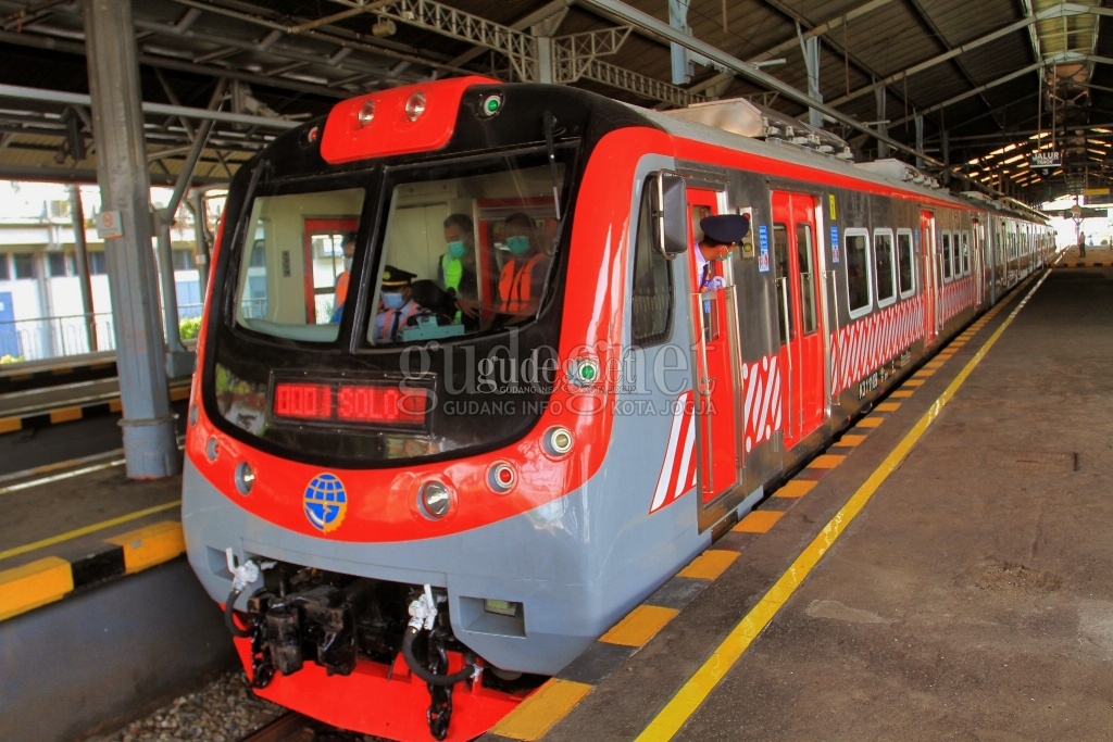 Anak Usia di Bawah 12 Tahun Boleh Naik KRL dan Prameks. Ini Syaratnya Anak Usia di Bawah 12 Tahun Boleh Naik KRL dan Prameks. Ini Syaratnya