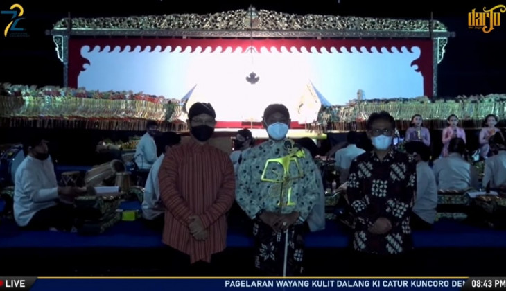 Peringati Dies Natalis Ke-72, UGM Gelar Wayang Kulit Peringati Dies Natalis Ke-72, UGM Gelar Wayang Kulit
