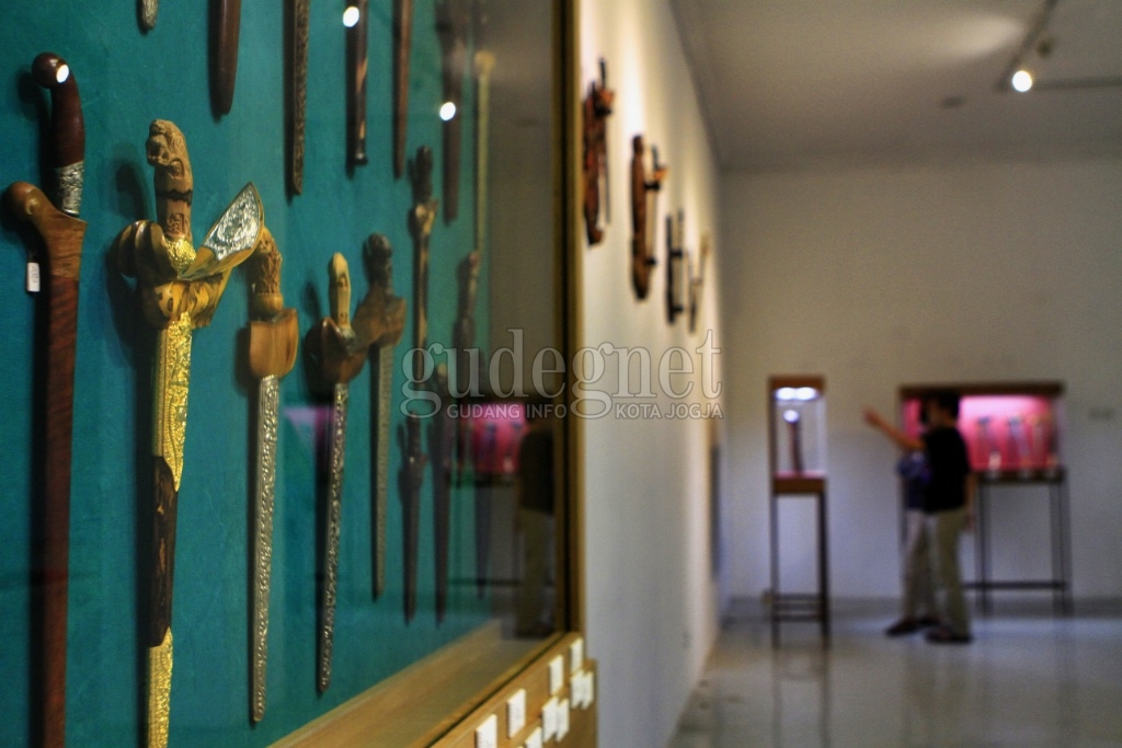 Rupa Rinengga, Pameran 225 Keris dan Tosan Aji Rupa Rinengga, Pameran 225 Keris dan Tosan Aji
