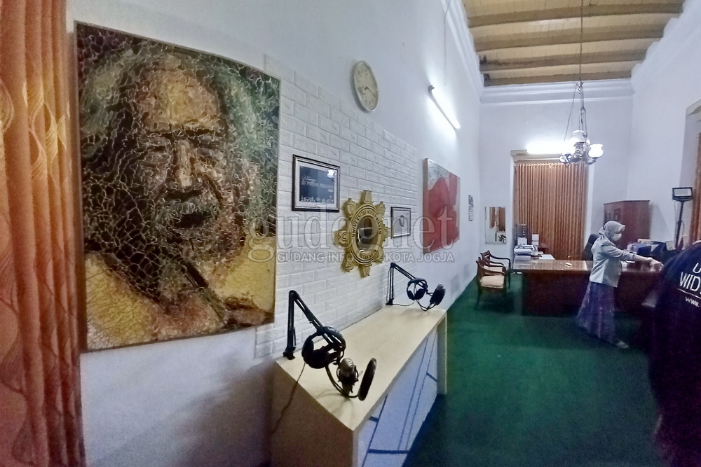 Universitas Widya Mataram Gelar Pameran Anumerta Edward Pilliang