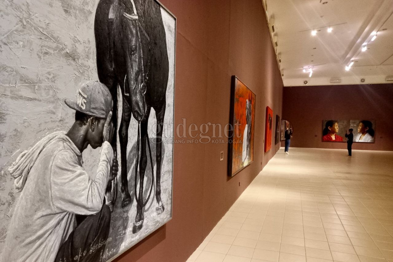 Sayatan Realis Pisau Palet Suharmanto dalam "Melihat Diri : Aku Siapa?"