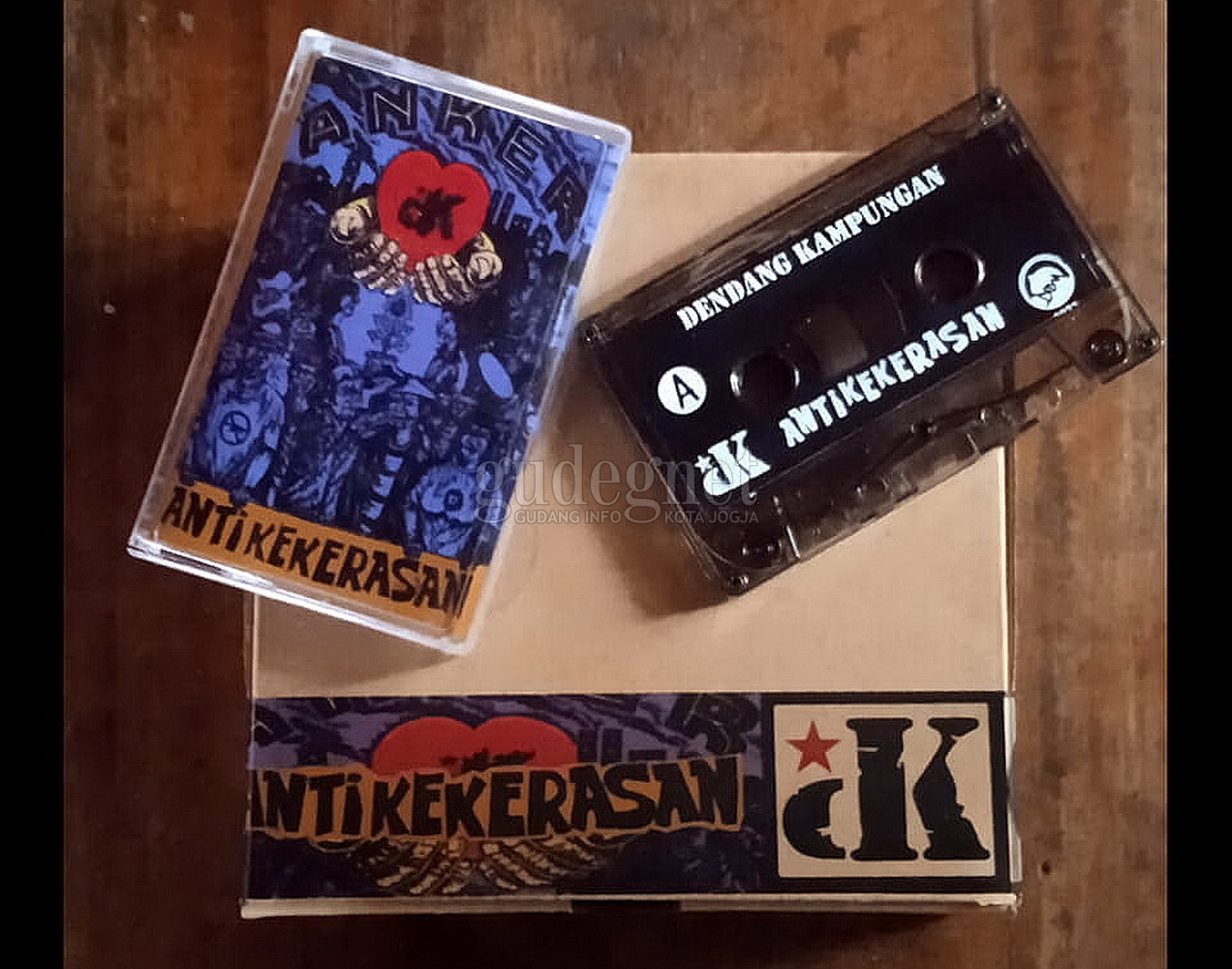 Dendang Kampungan Luncurkan Album &ldquo;ANKER&rdquo; dalam Bentuk Pita Kaset