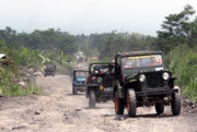 Meski BBM Naik, Wisata Petualangan Jeep Tetap Ramai