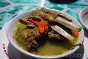 Santapan Lezat Tengkleng Kambing Jalan Kerto