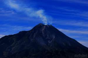Terjadi Kembali Guguran Lava Tadi Malam, Merapi Tetap Aman