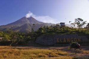 Jum'at Malam Merapi Luncurkan Guguran Lava Sejauh 1,2 Km 