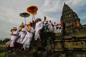 Ribuan Umat Hindu Ikuti Tawur Agung Kesanga Nasional di Candi Prambanan