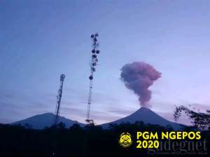 Kamis Pagi Merapi Erupsi, Tinggi Kolom Letusan 2.000 Meter