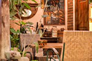 Nostalgia di Tiga Roepa Galeri dan Kafe