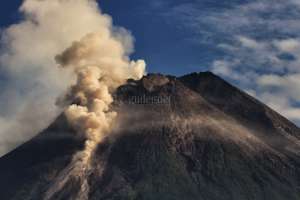 Merapi Baru Saja Muntahkan Awan Panas, Jarak Luncur Hampir 2 Km