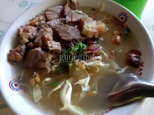 4 Rekomendasi Tempat Menyantap Soto Daging Sapi 