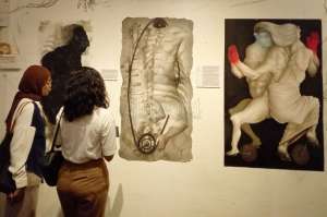 Lukisan Arang Yanal Desmond dalam 